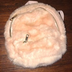 I’m a selling a Forever21 Bag for $20